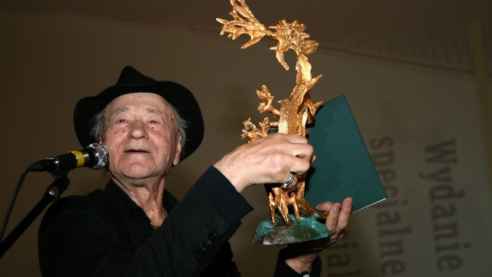 Wręczenie nagrody Smok Smoków Jonasowi Mekasowi